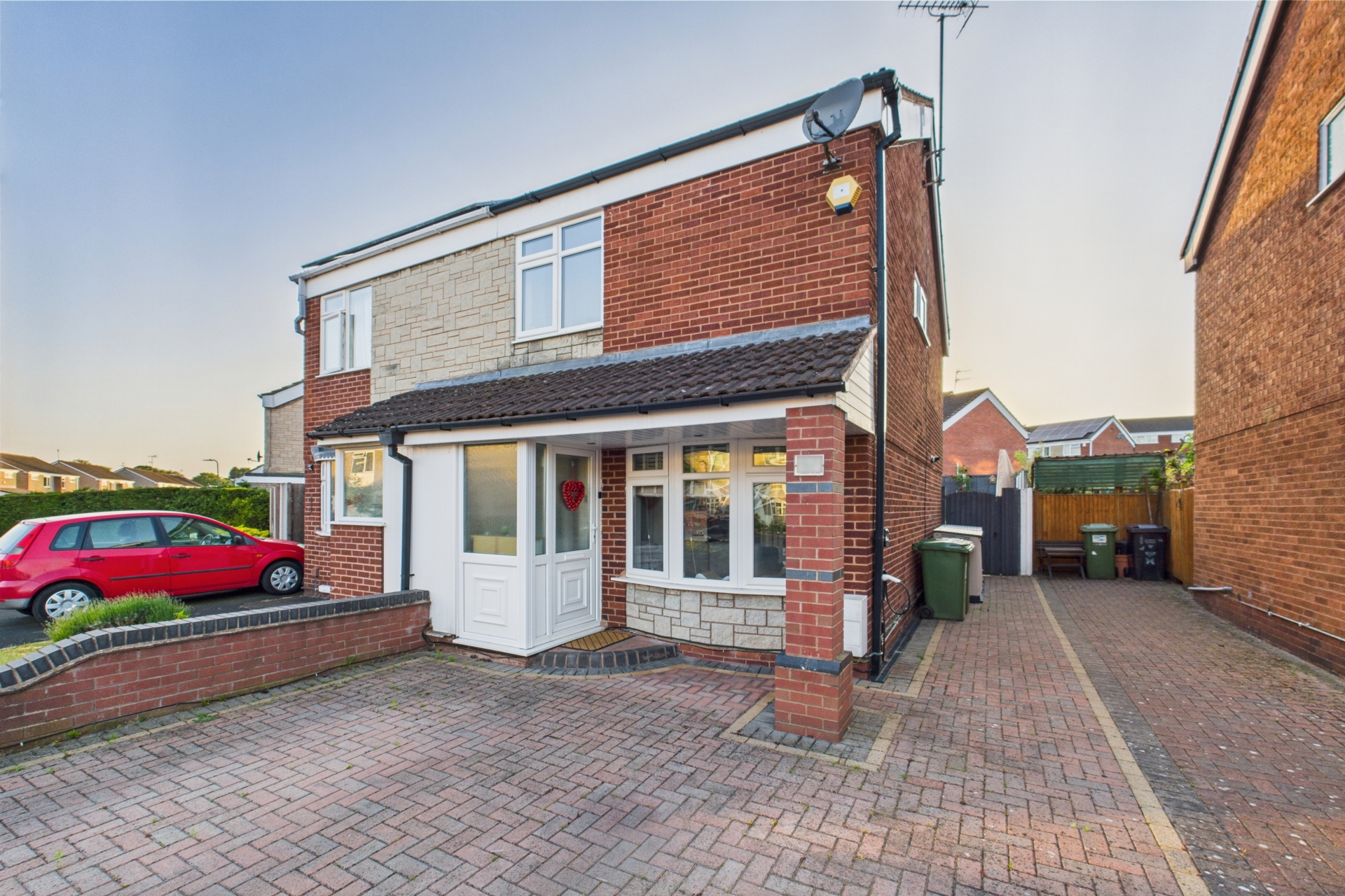 Puxton Drive, Kidderminster, DY11