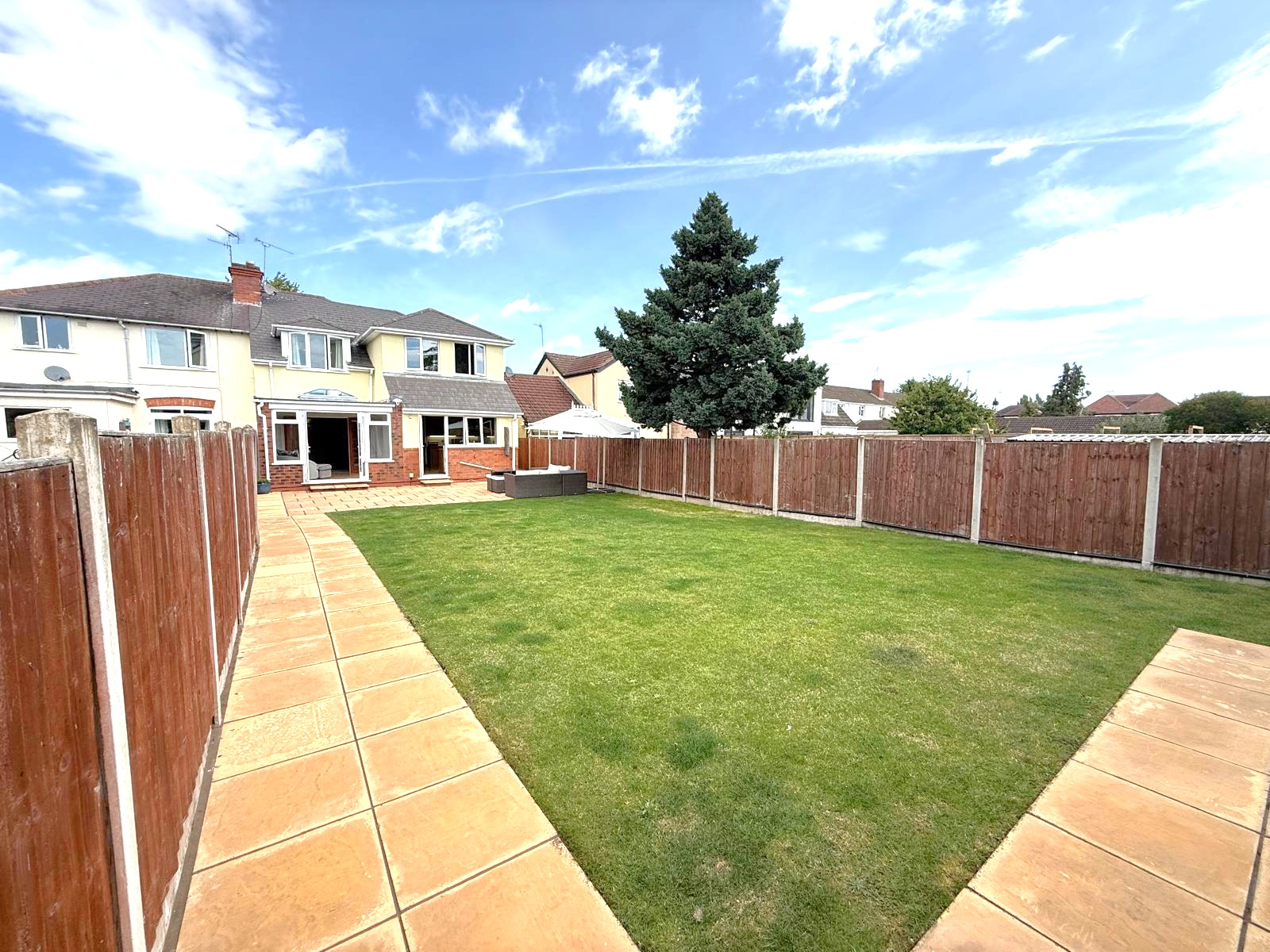 Aggborough Crescent, Kidderminster, DY10