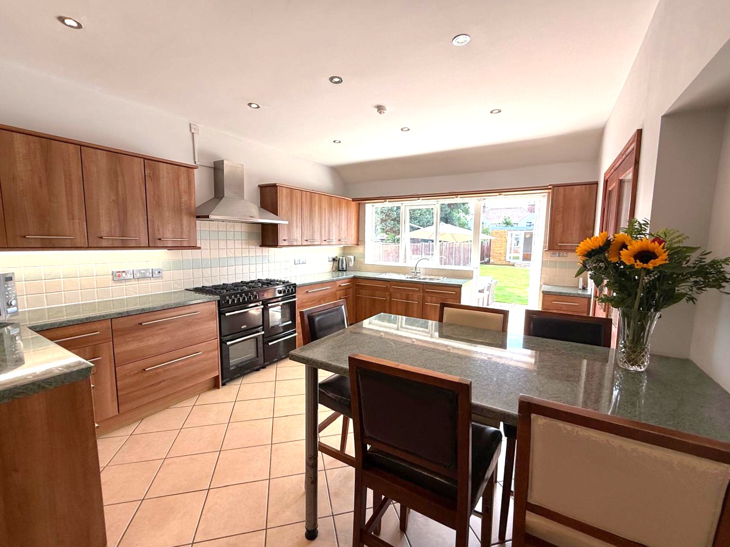 Aggborough Crescent, Kidderminster, DY10