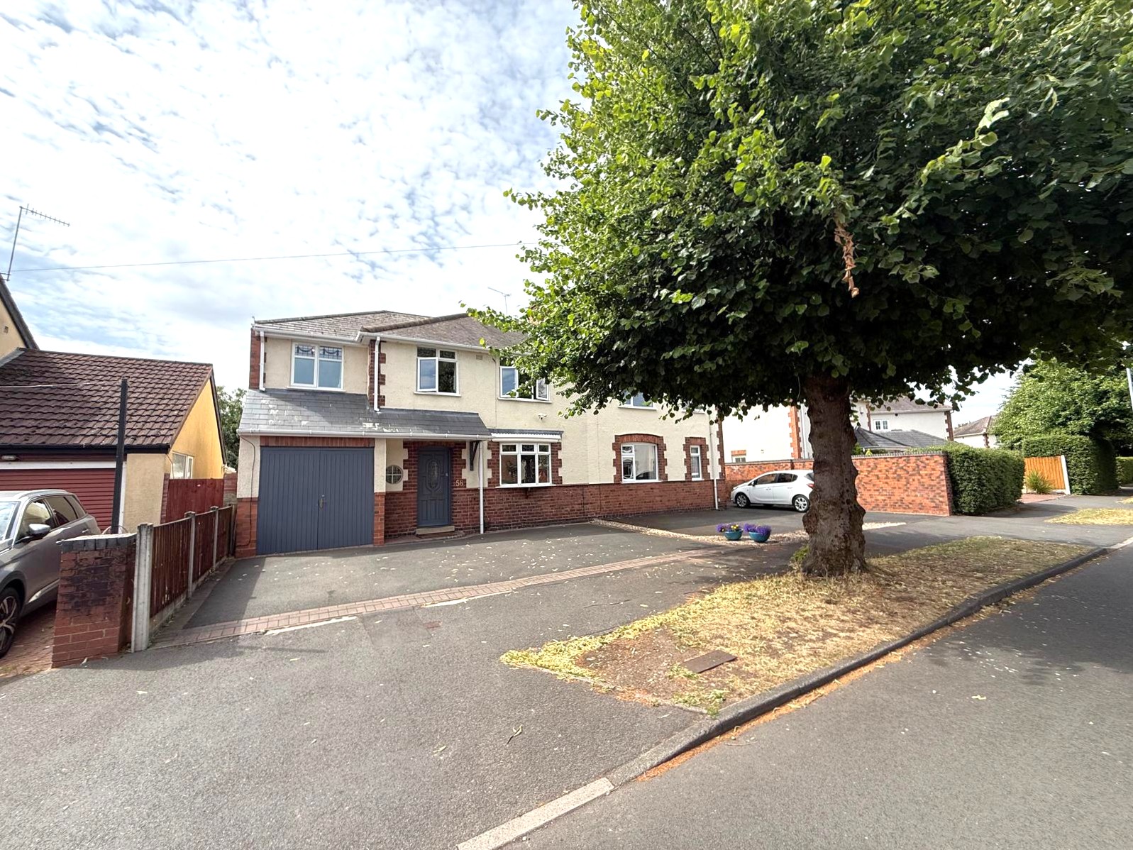 Aggborough Crescent, Kidderminster, DY10