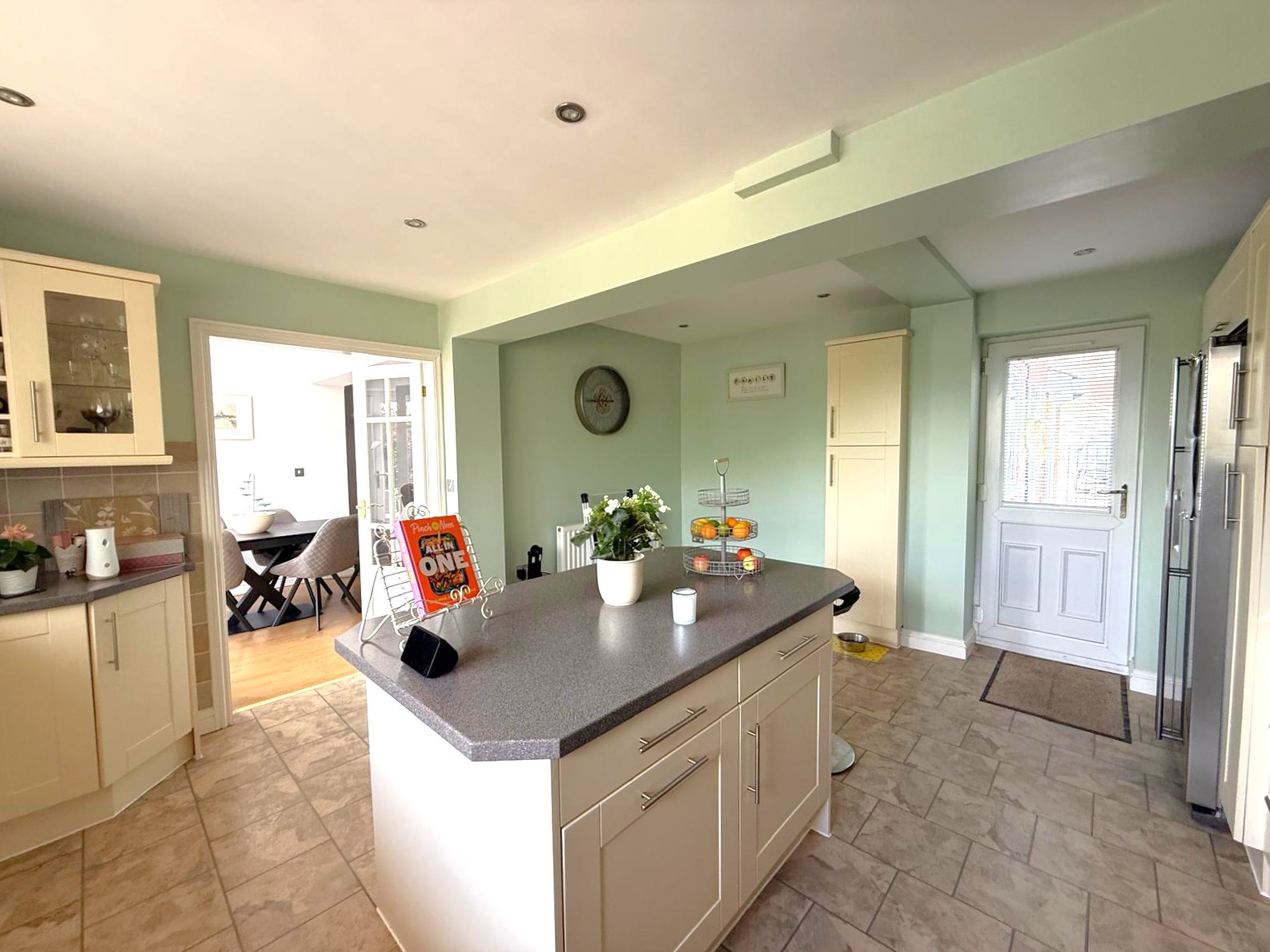 Silverstone Avenue, Kidderminster, DY11