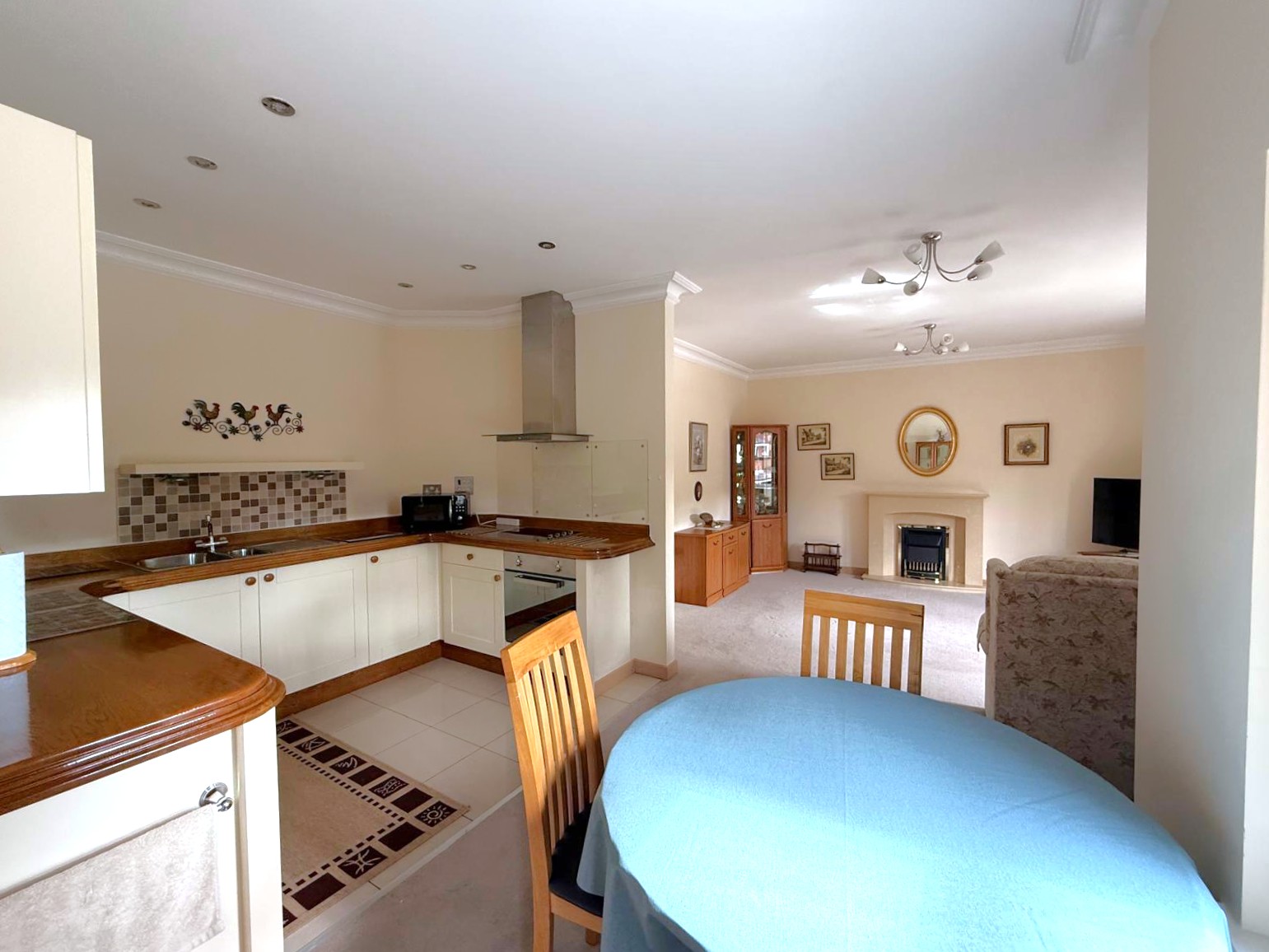 Comberton Hall Lodge, Barnetts Close, Kidderminster, DY10