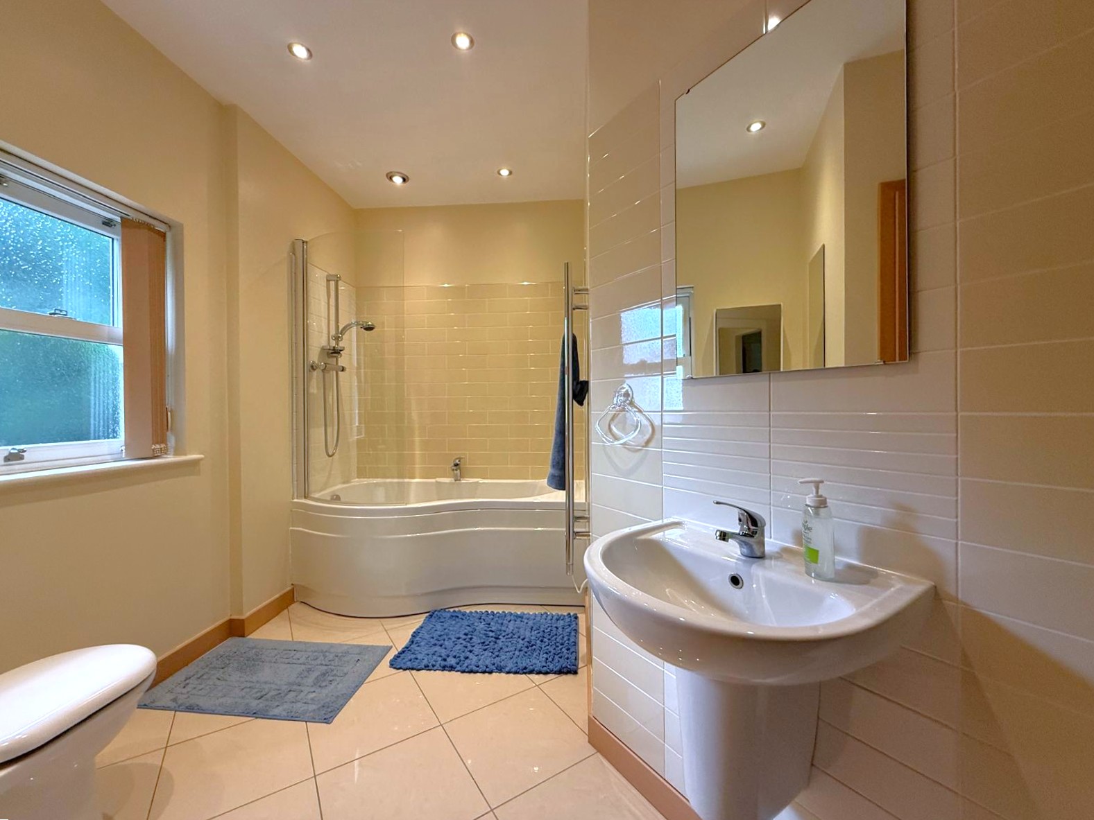 Comberton Hall Lodge, Barnetts Close, Kidderminster, DY10