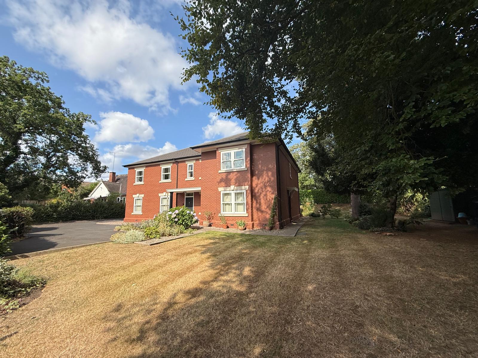 Comberton Hall Lodge, Barnetts Close, Kidderminster, DY10