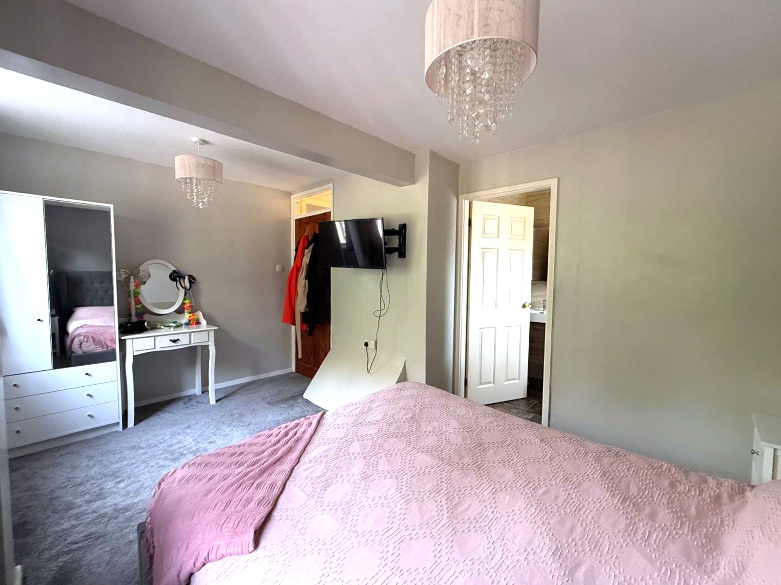 Ruskin Avenue, Kidderminster, DY10