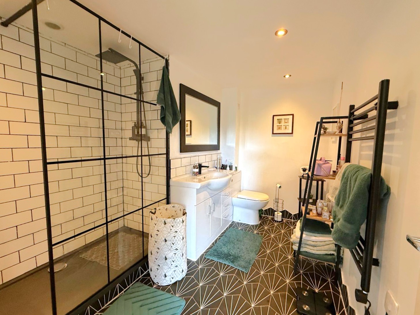 Cherry Peak, St Georges Terrace, Kidderminster, DY10