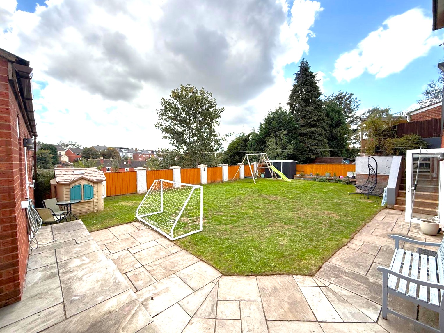 Cherry Peak, St Georges Terrace, Kidderminster, DY10