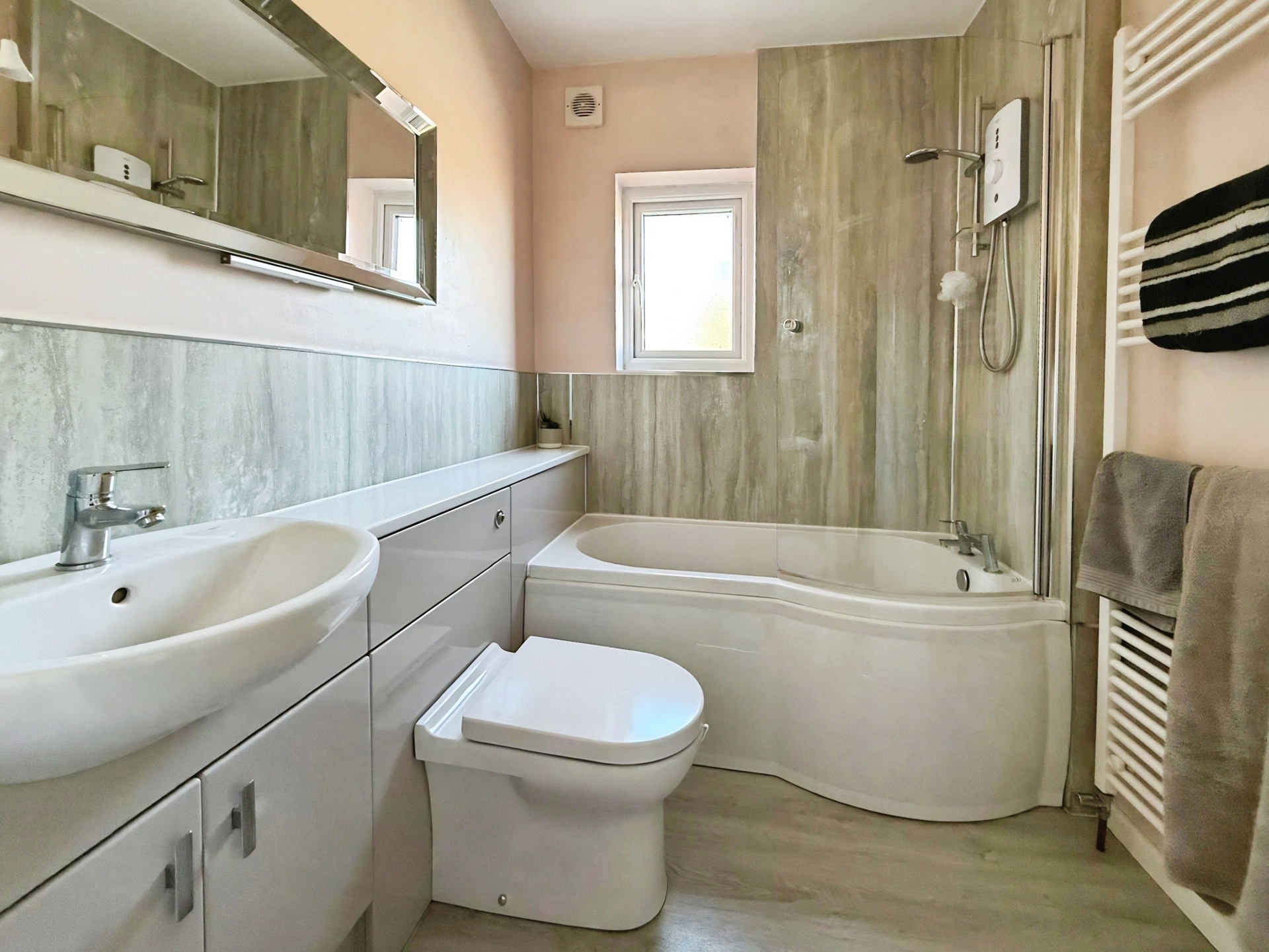 Hurcott Road, Kidderminster, DY10