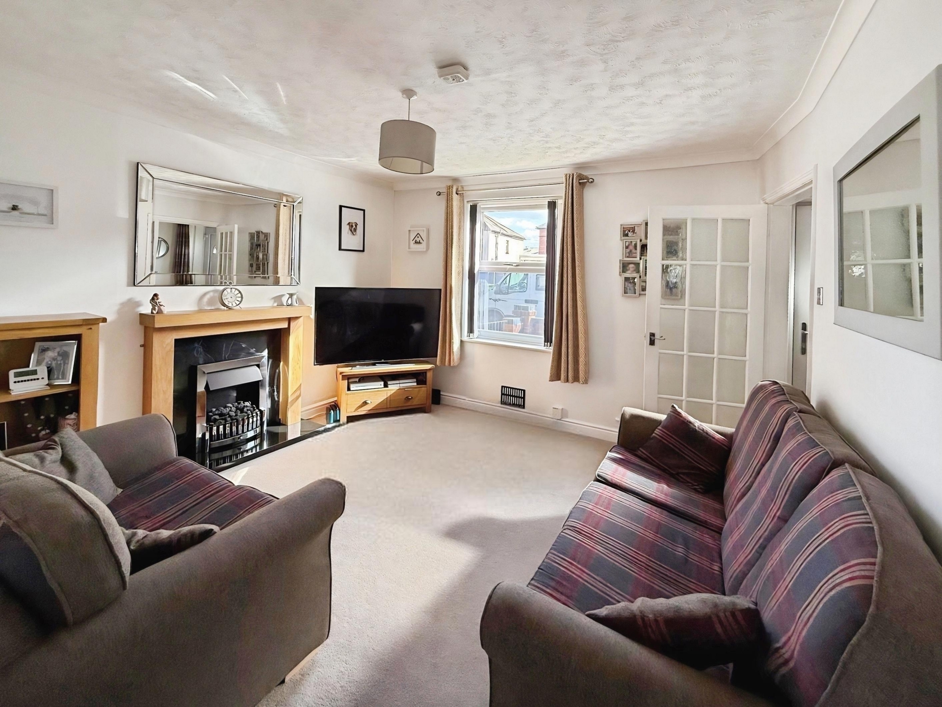 Hurcott Road, Kidderminster, DY10