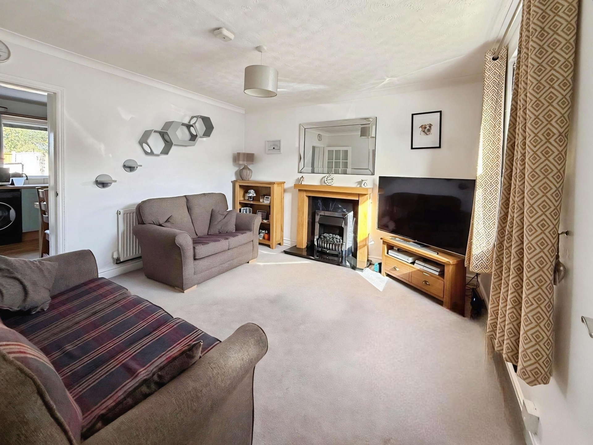 Hurcott Road, Kidderminster, DY10