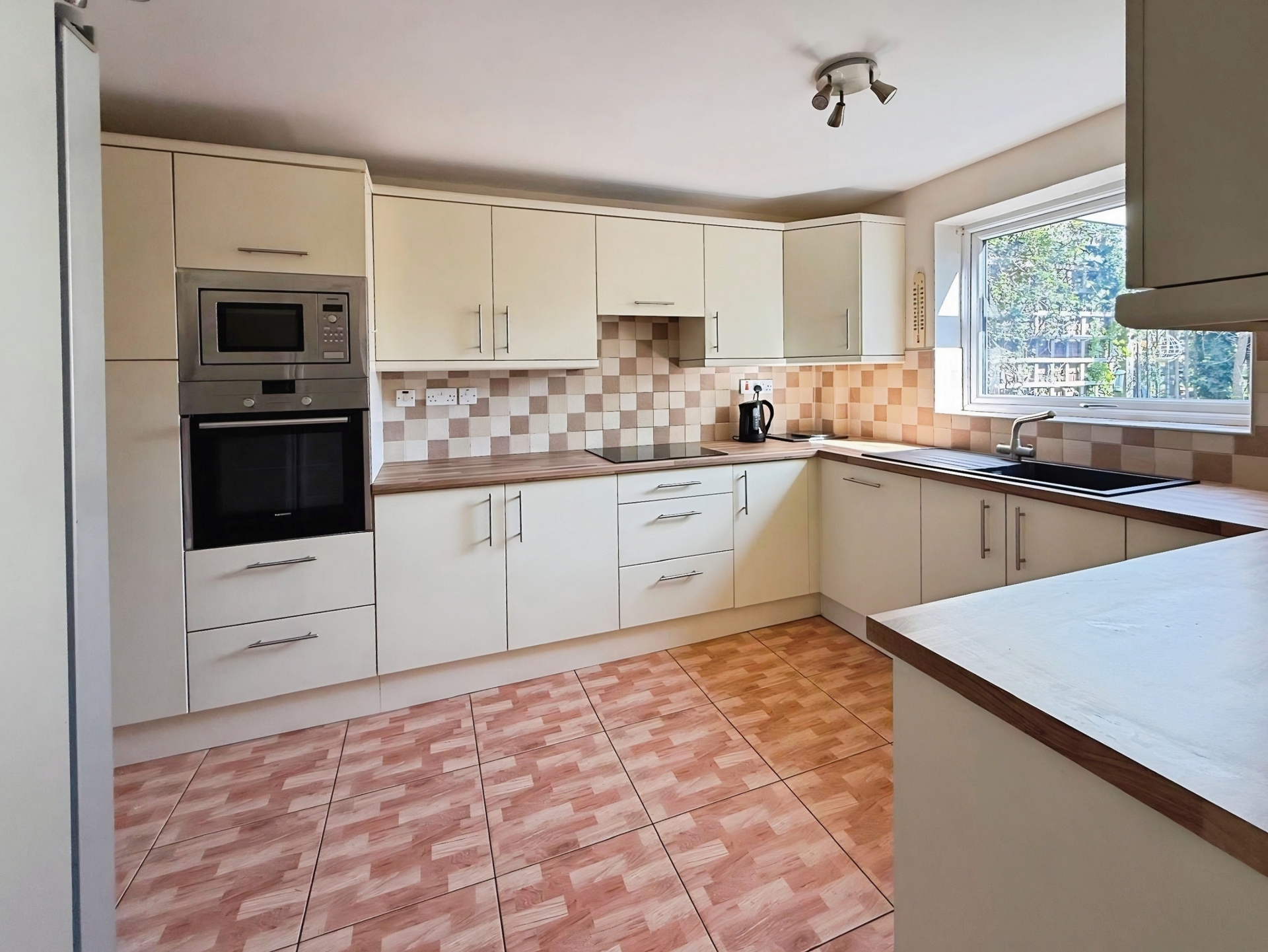 Quail Park Drive, Kidderminster, DY10