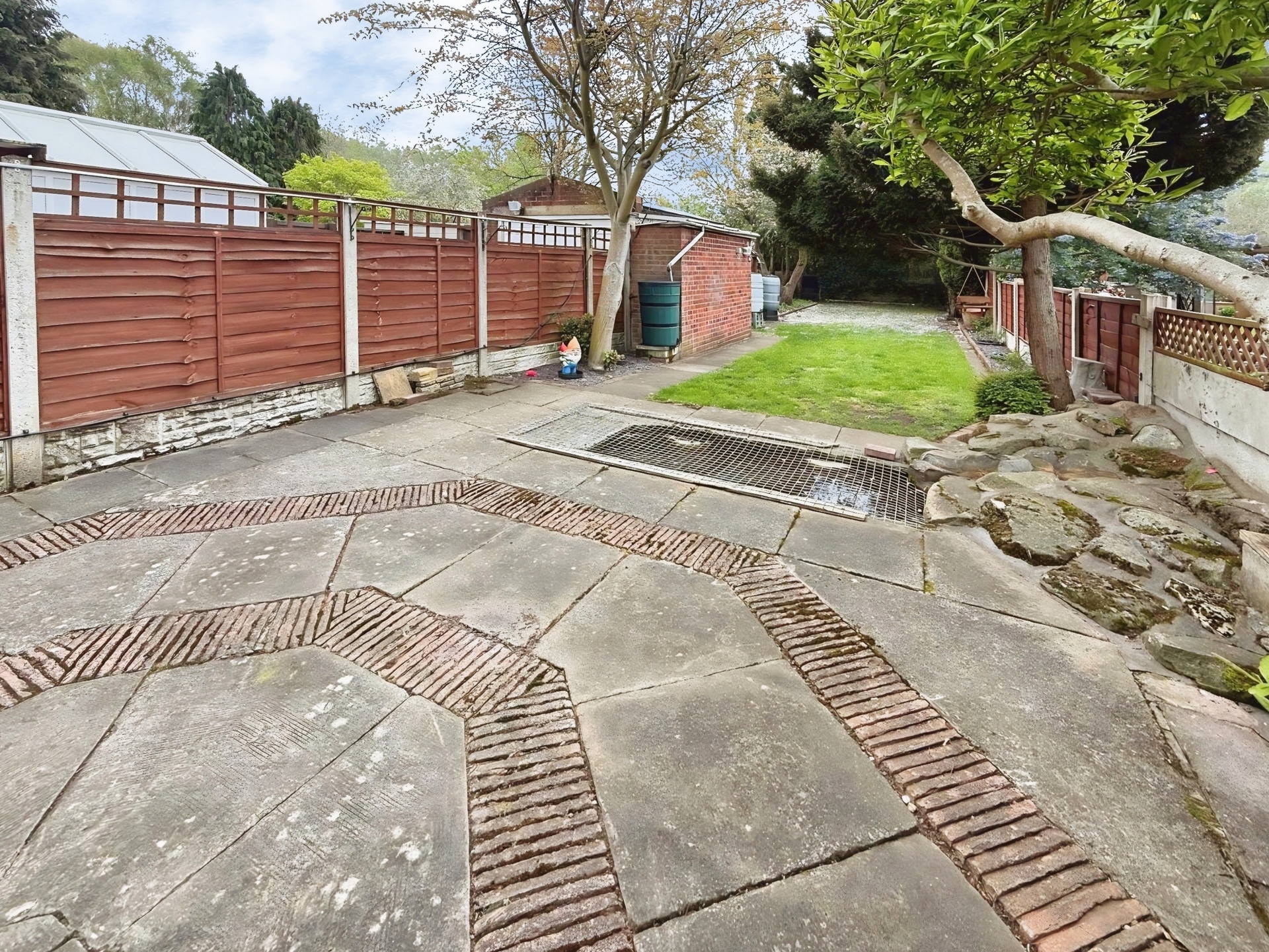 Aggborough Crescent, Kidderminster, DY10