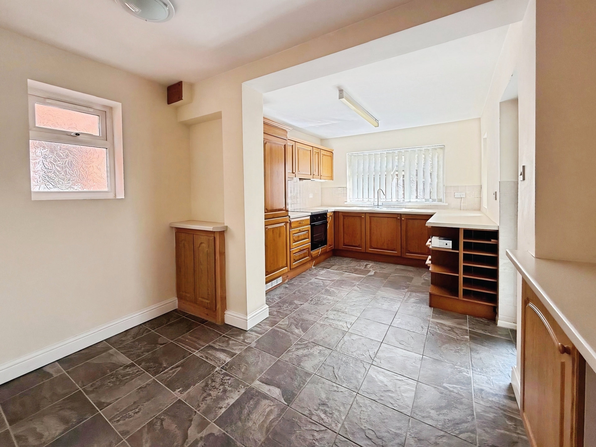 Aggborough Crescent, Kidderminster, DY10