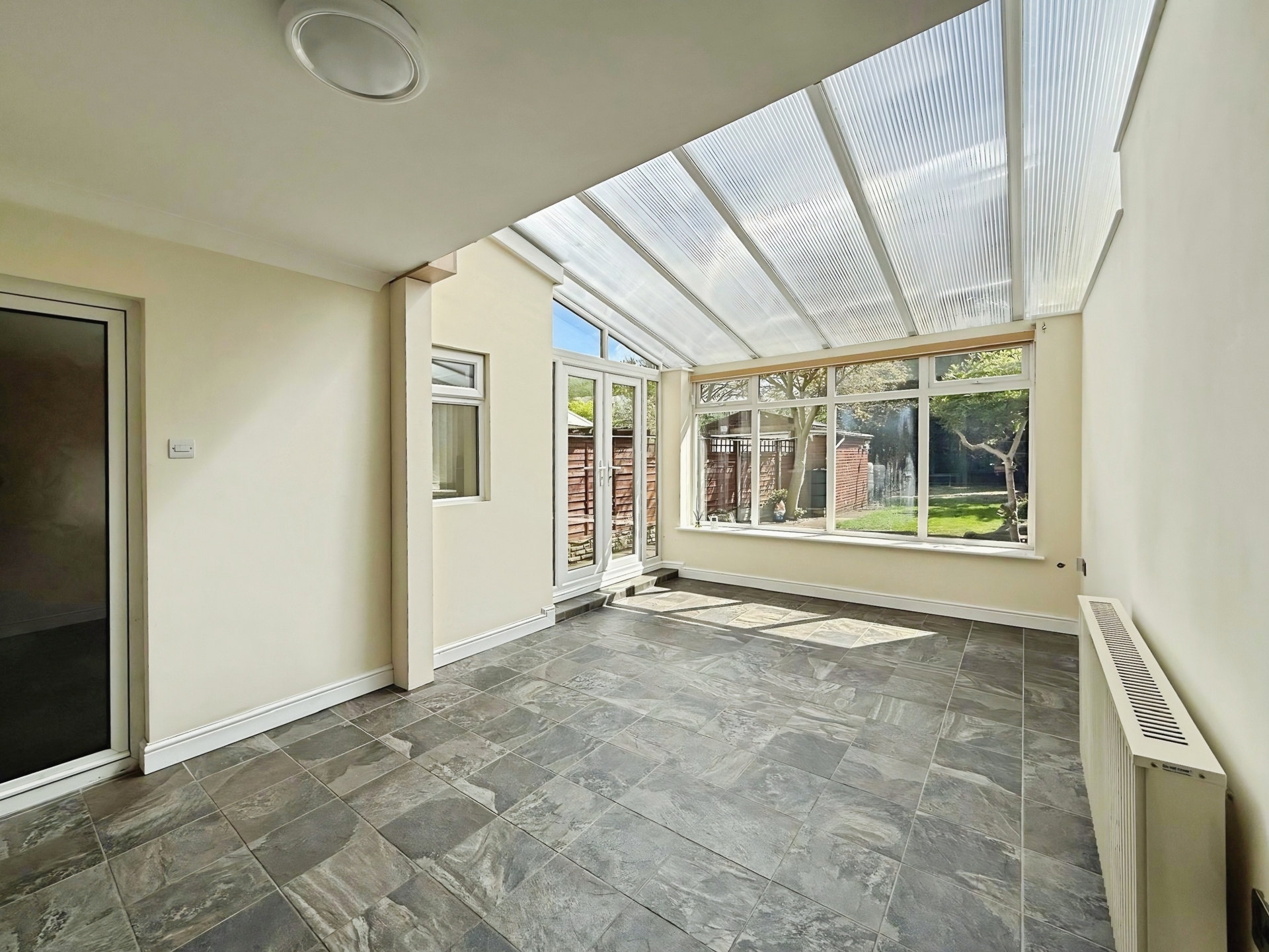 Aggborough Crescent, Kidderminster, DY10