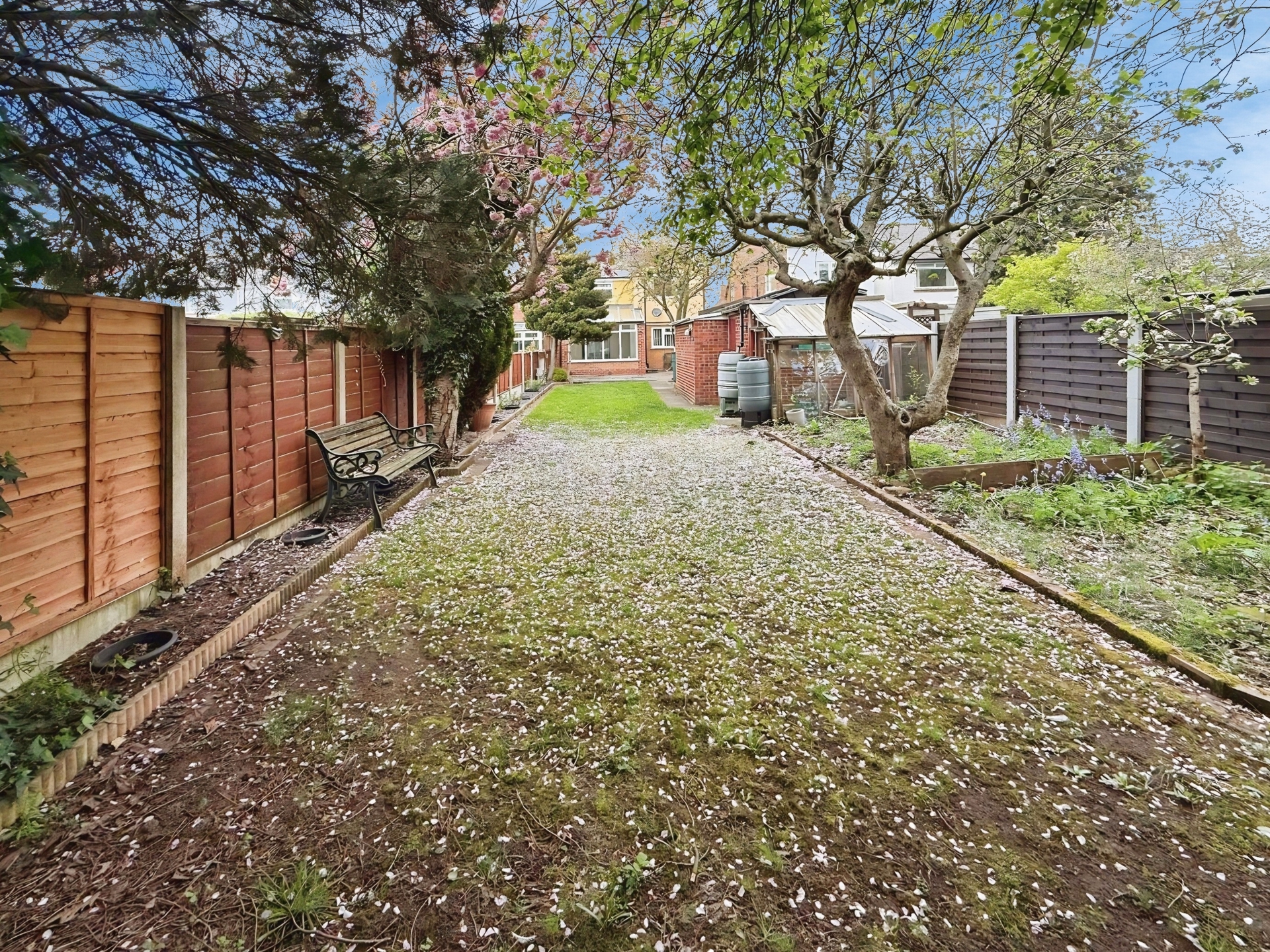 Aggborough Crescent, Kidderminster, DY10