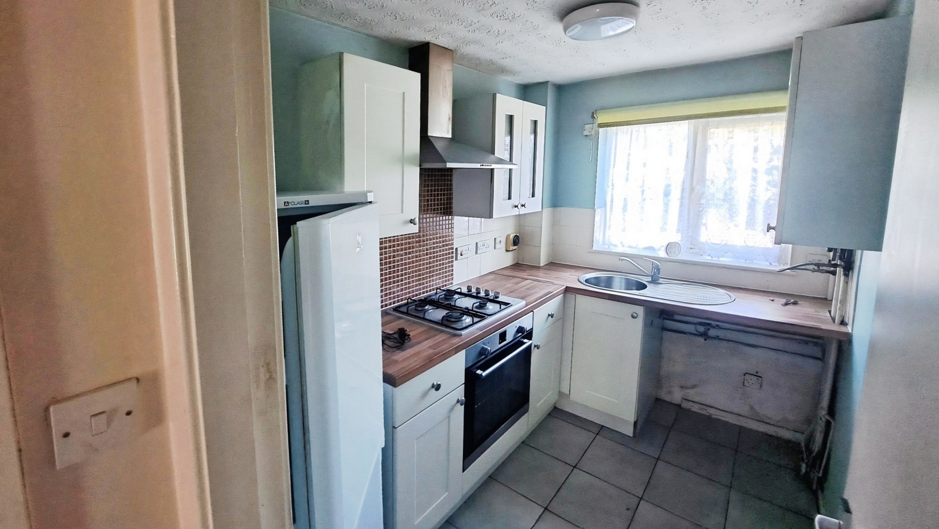 Throne Road, Rowley Regis, B65