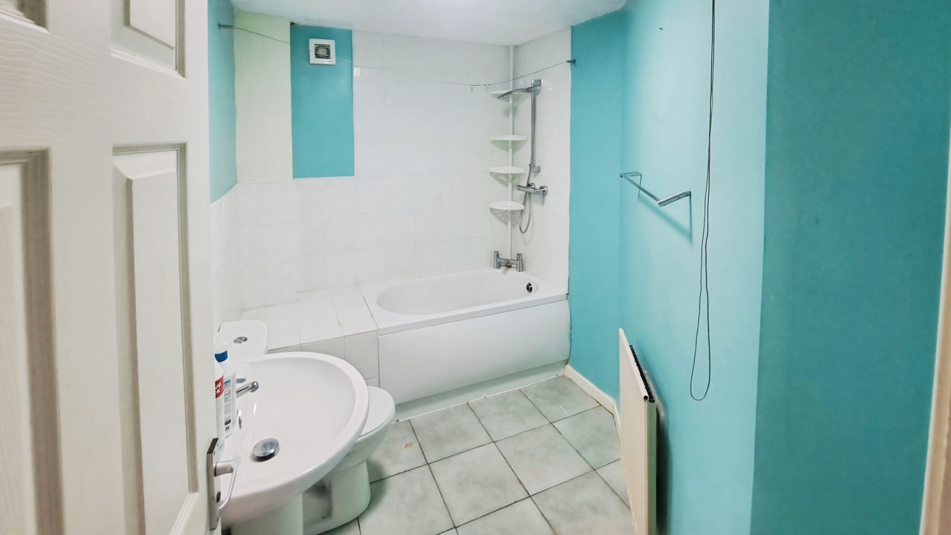 Throne Road, Rowley Regis, B65