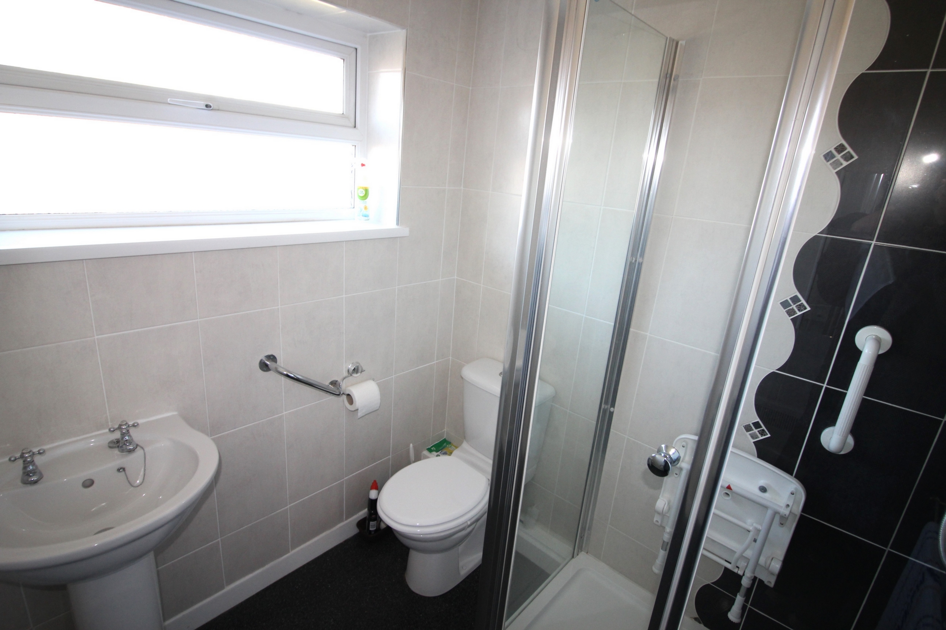 Crestwood Avenue, Kidderminster, DY11