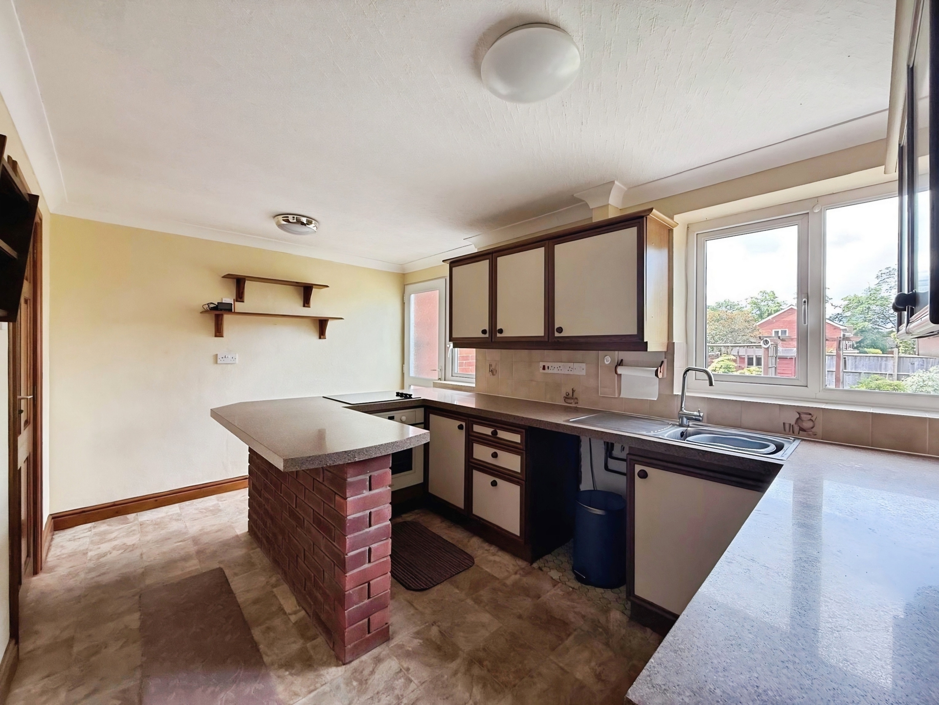Crestwood Avenue, Kidderminster, DY11