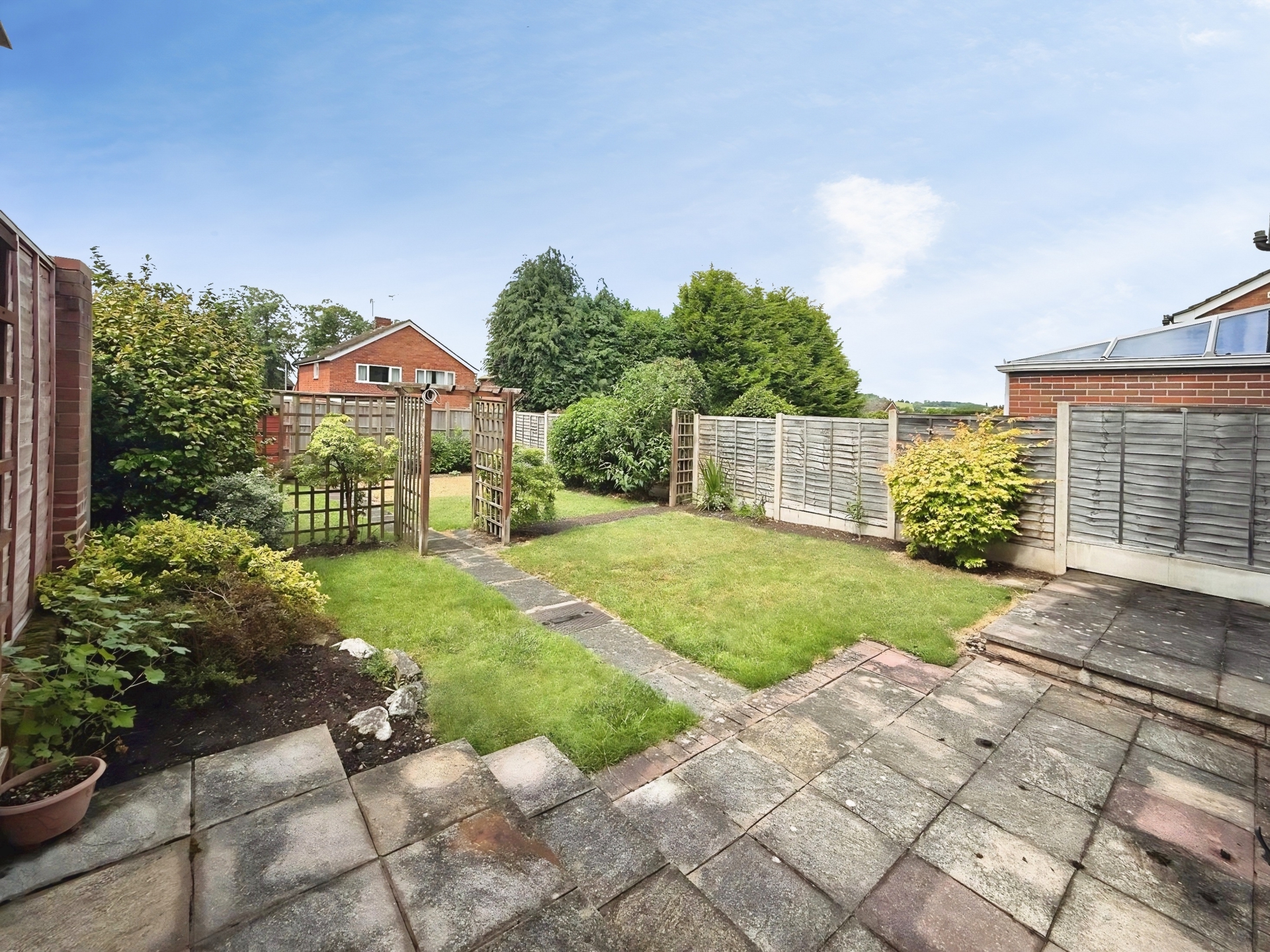 Crestwood Avenue, Kidderminster, DY11
