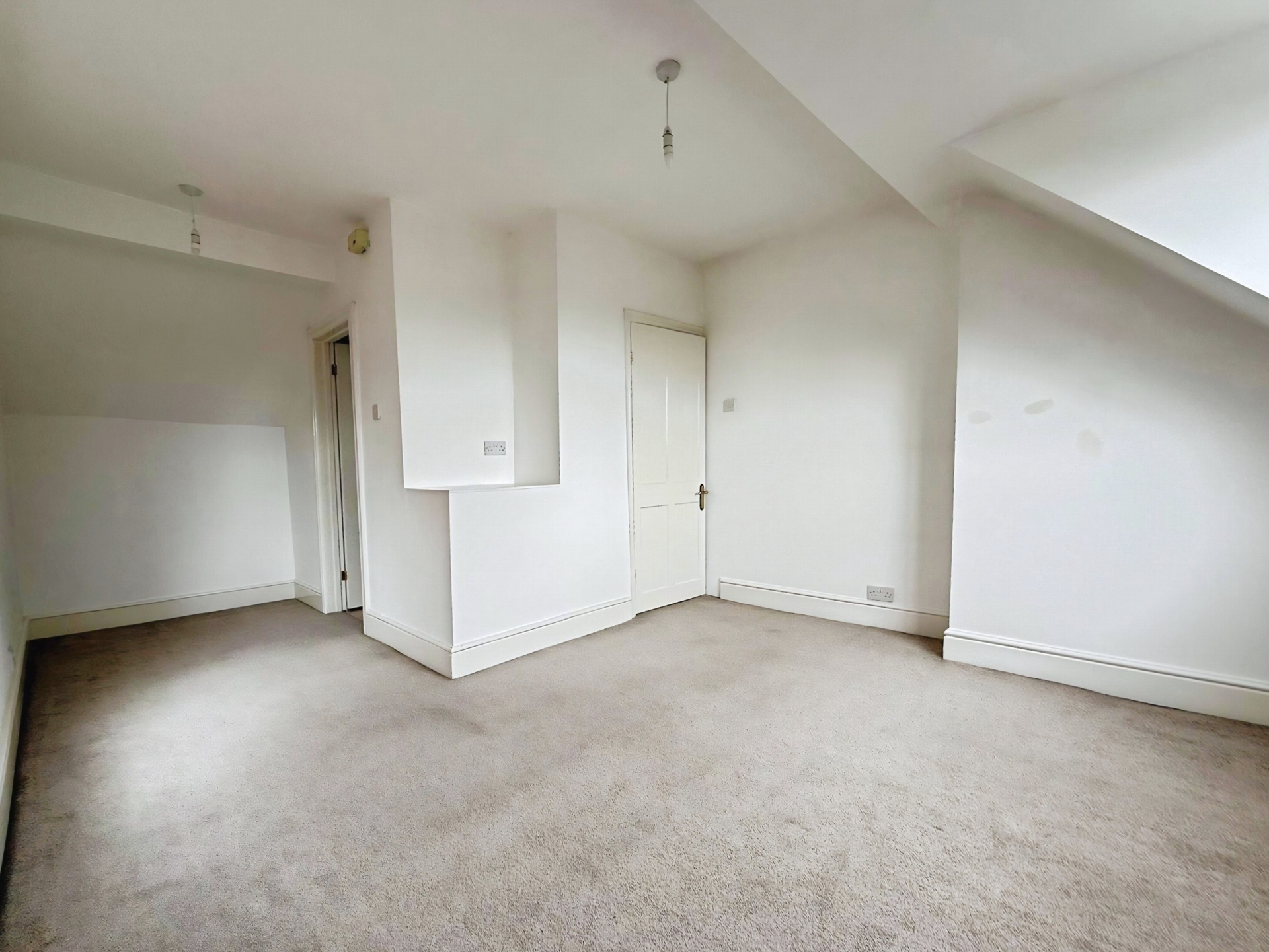 Hurcott Road, Kidderminster, DY10