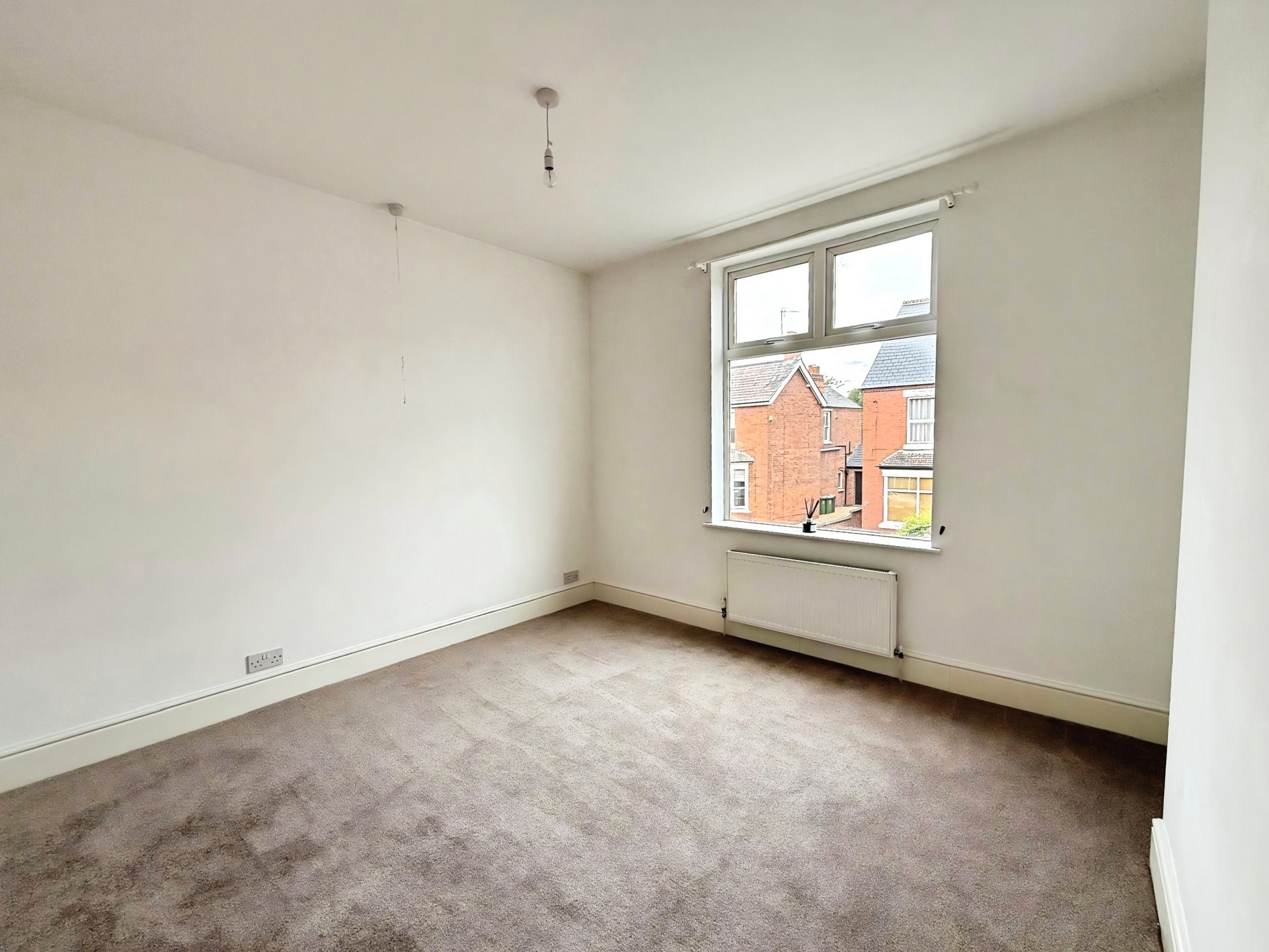 Hurcott Road, Kidderminster, DY10