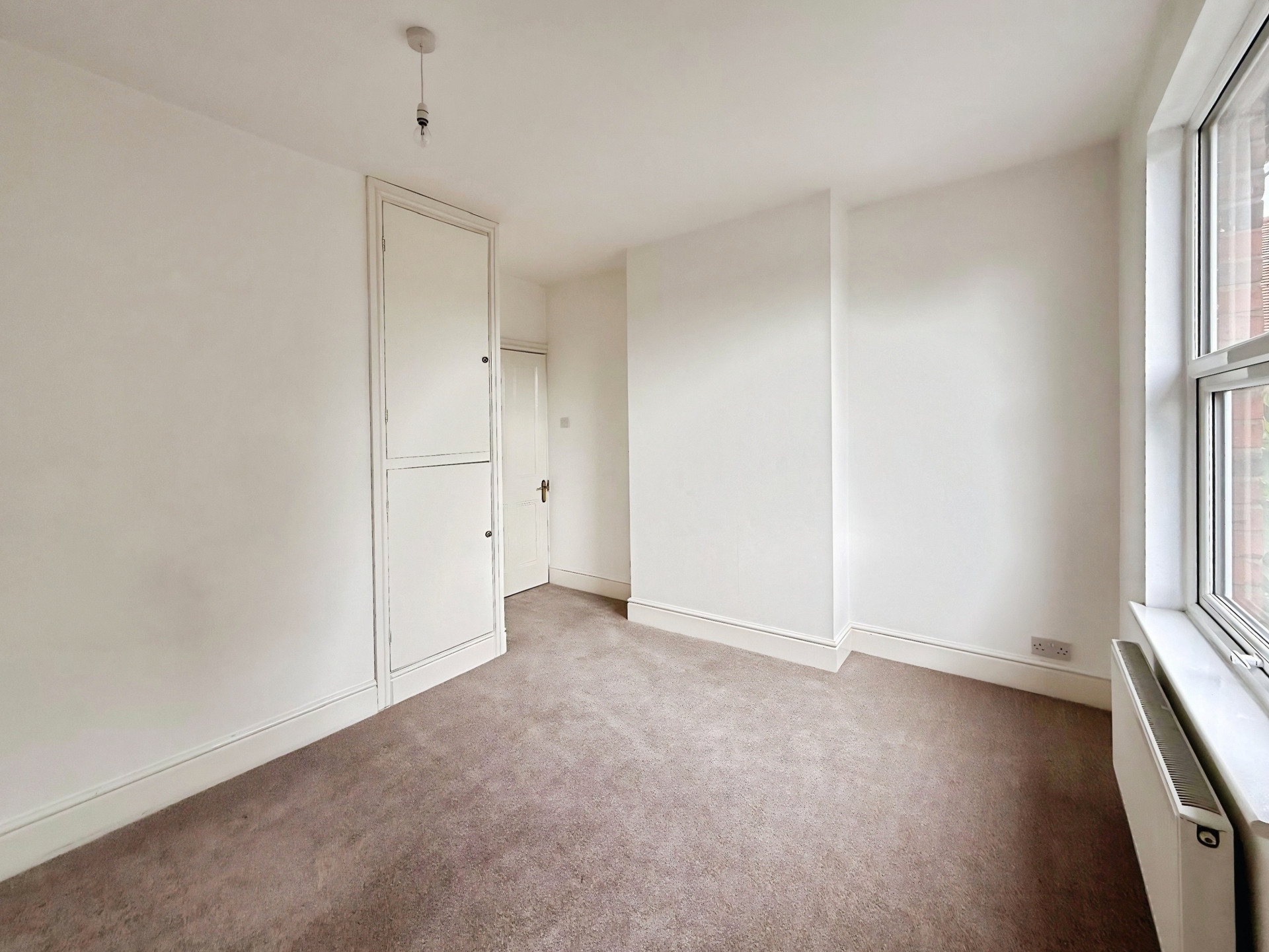 Hurcott Road, Kidderminster, DY10