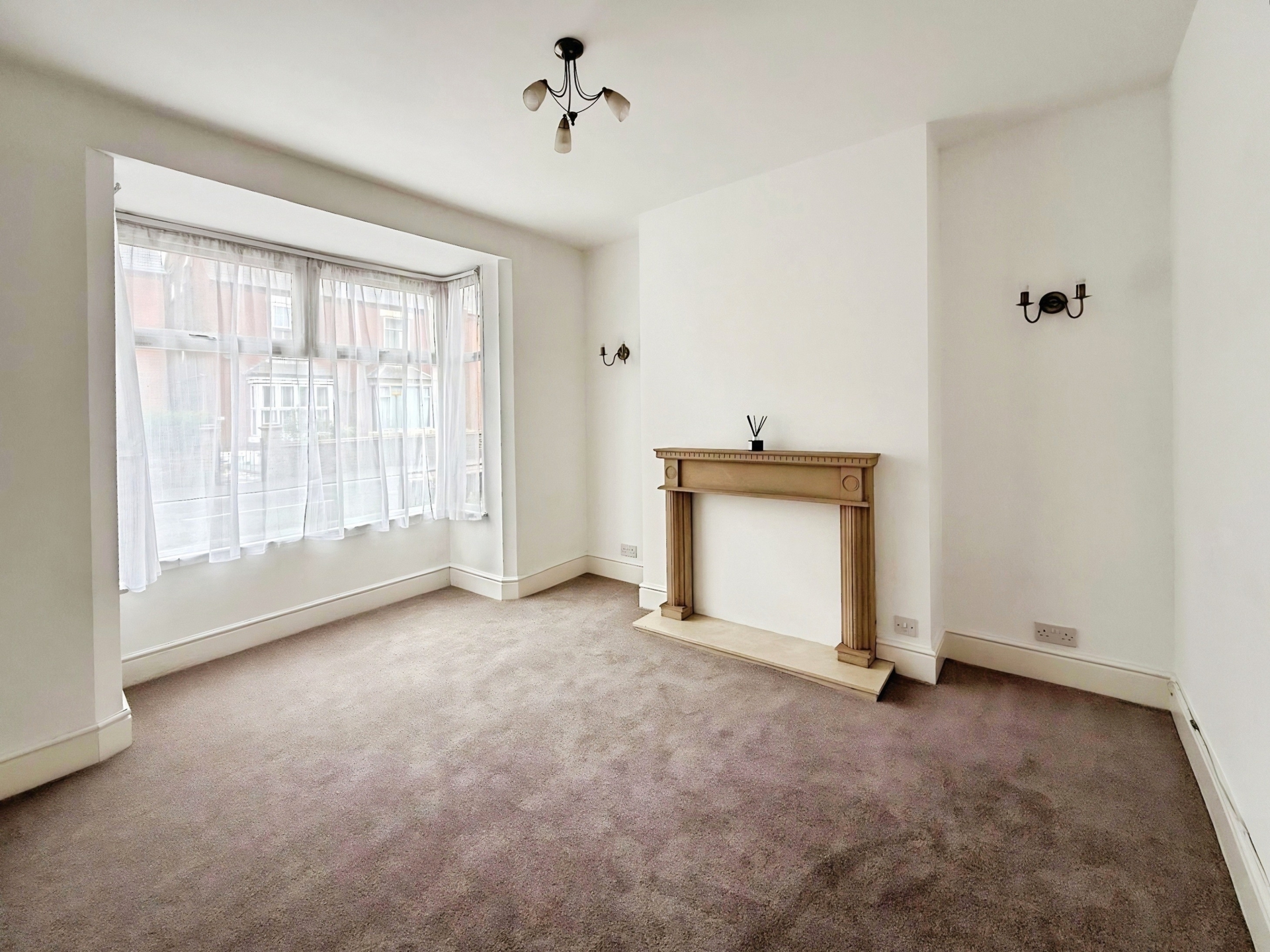 Hurcott Road, Kidderminster, DY10