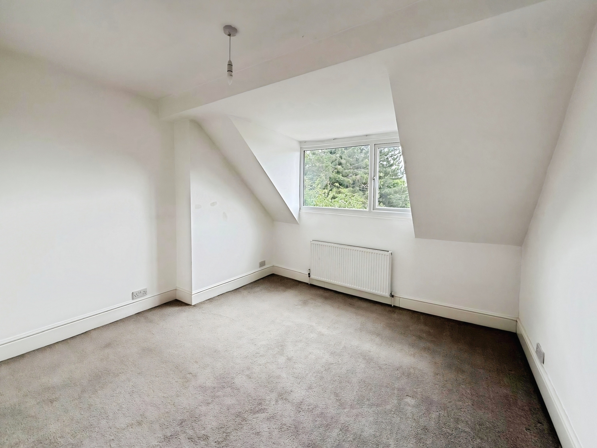 Hurcott Road, Kidderminster, DY10