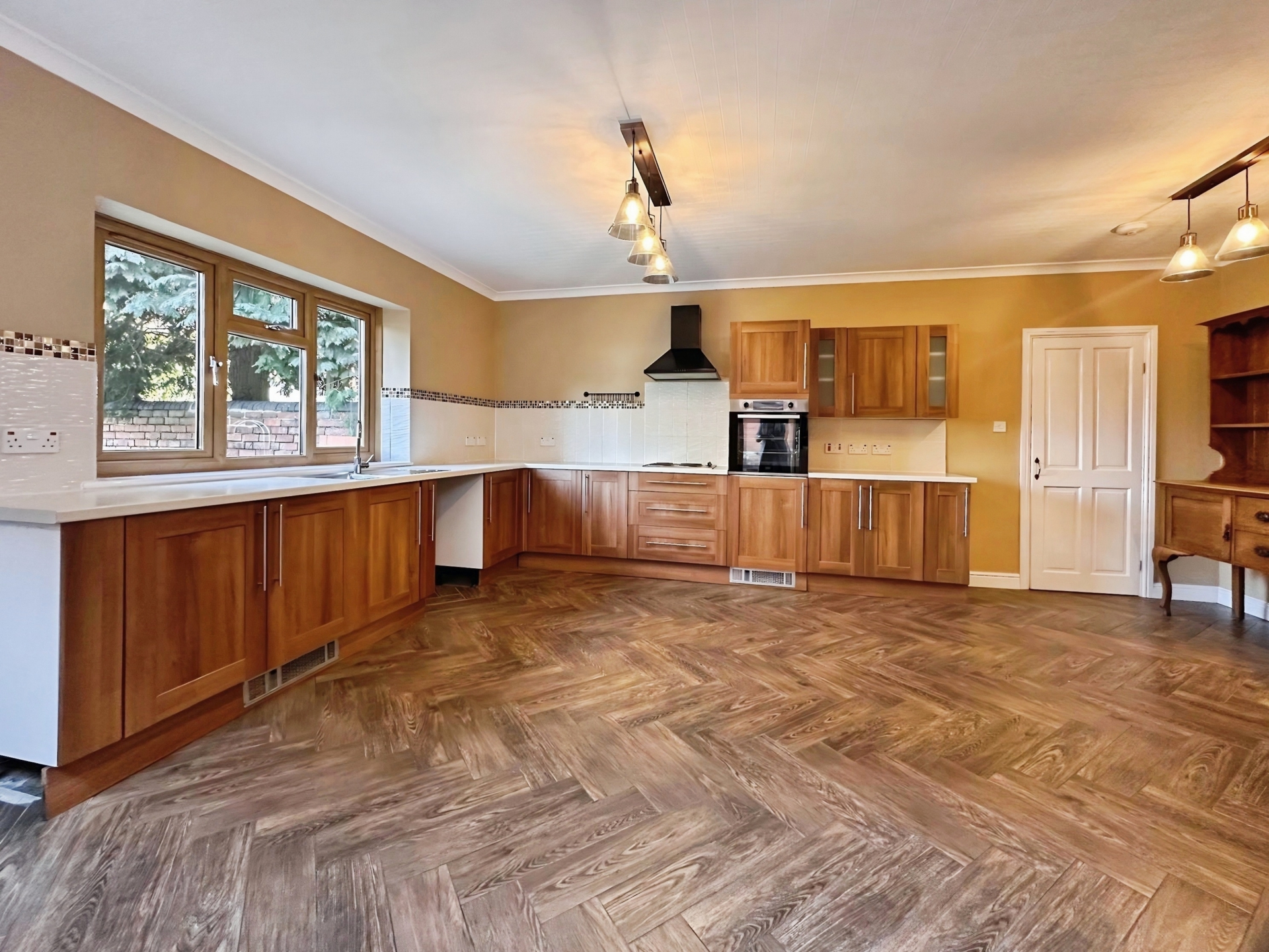 Chester Road North, Kidderminster, DY10