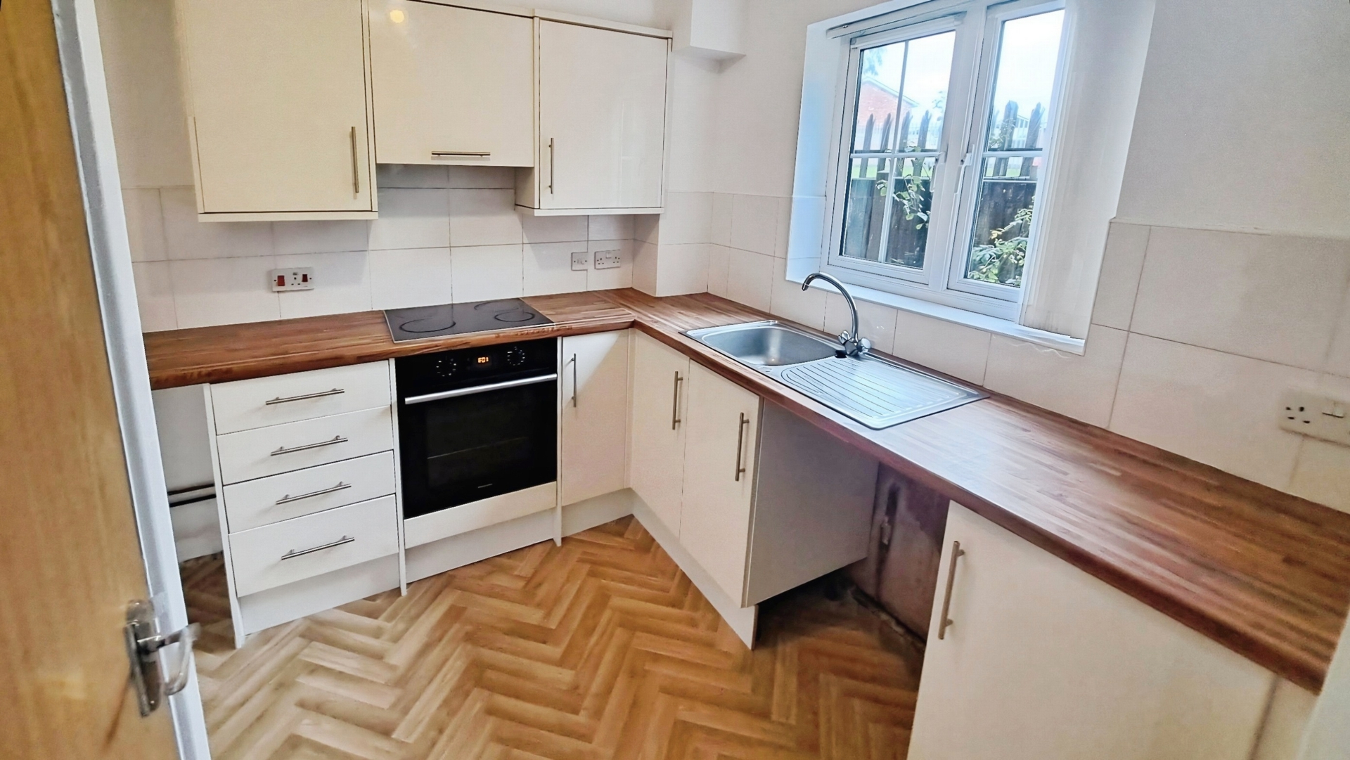 Tamebrook Way, Tipton, DY4